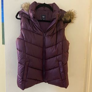 GAP vest with removable hood Medium